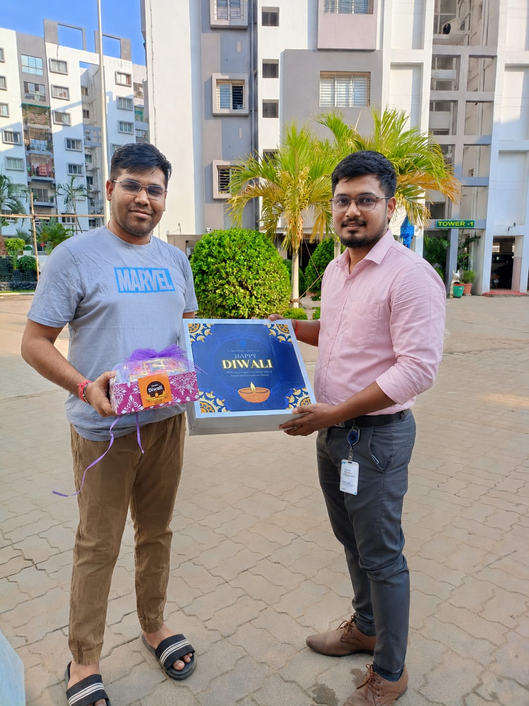 Happy corporate gifting client in Delhi